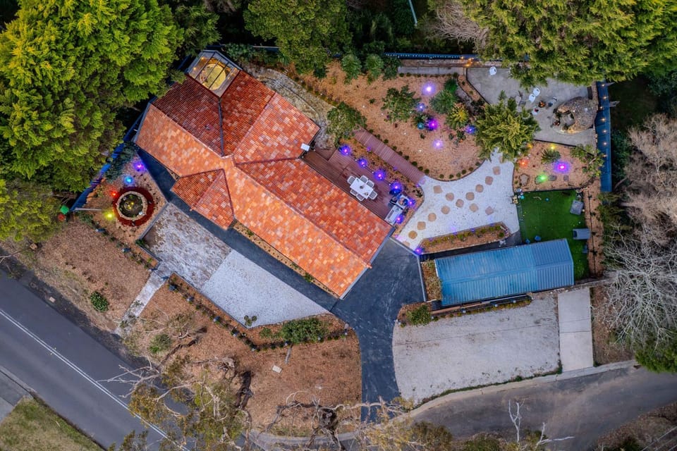 Property building, Day, Bird's eye view, Garden, Garden, Garden view