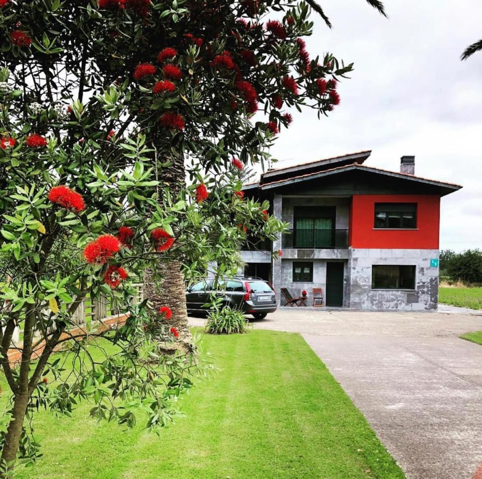 La Casa de la Ría House in Asturias