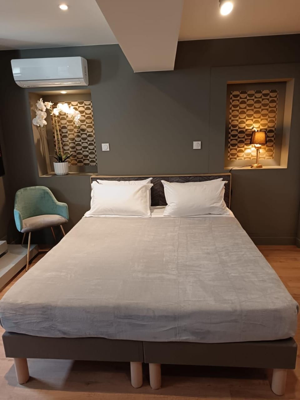 Bed, Bedroom