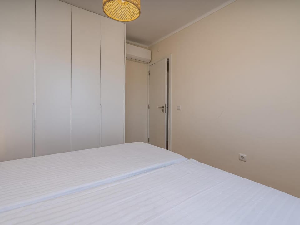 Bed, Photo of the whole room, Bedroom, wardrobe, air conditioner