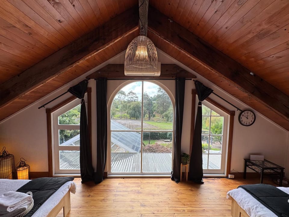 Photo of the whole room, Bedroom, Garden view, Mountain view