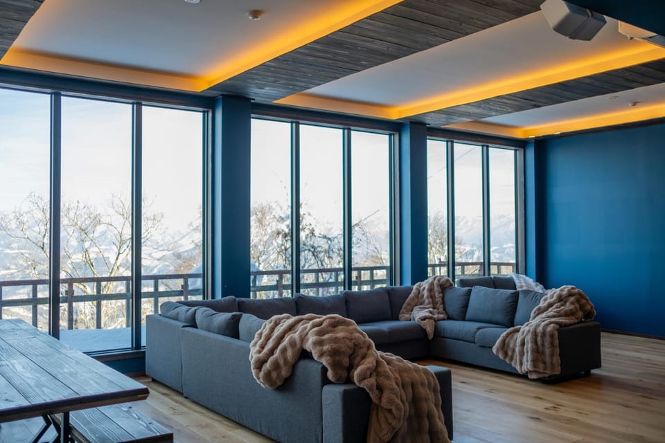 Communal lounge/ TV room, Living room, Seating area