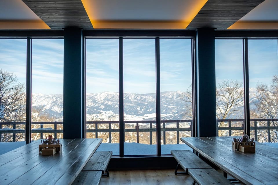 Property building, Natural landscape, Dining area, Mountain view