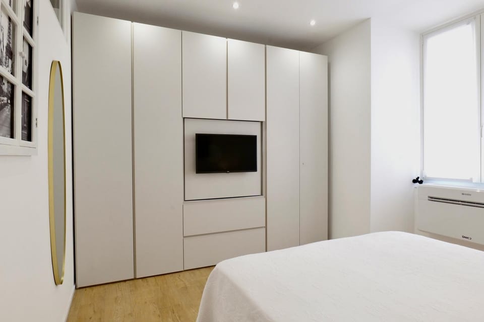 TV and multimedia, Bedroom, wardrobe