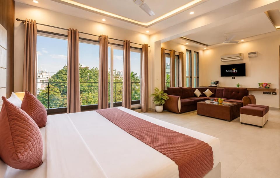 Communal lounge/ TV room, Bed, Photo of the whole room, Seating area, Evening entertainment