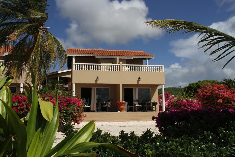 Oceanfront apartments 18 & 19 - Lagun Blou Dive & Beach Resort, Curaçao Apartment in Curaçao