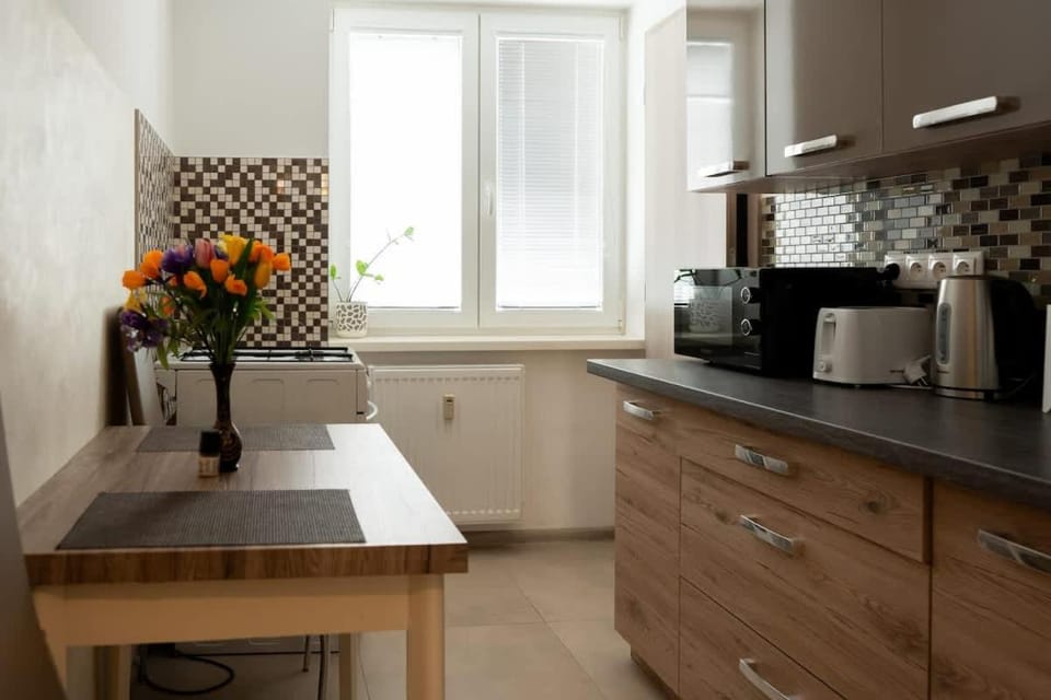 Coffee/tea facilities, Kitchen or kitchenette, Dining area