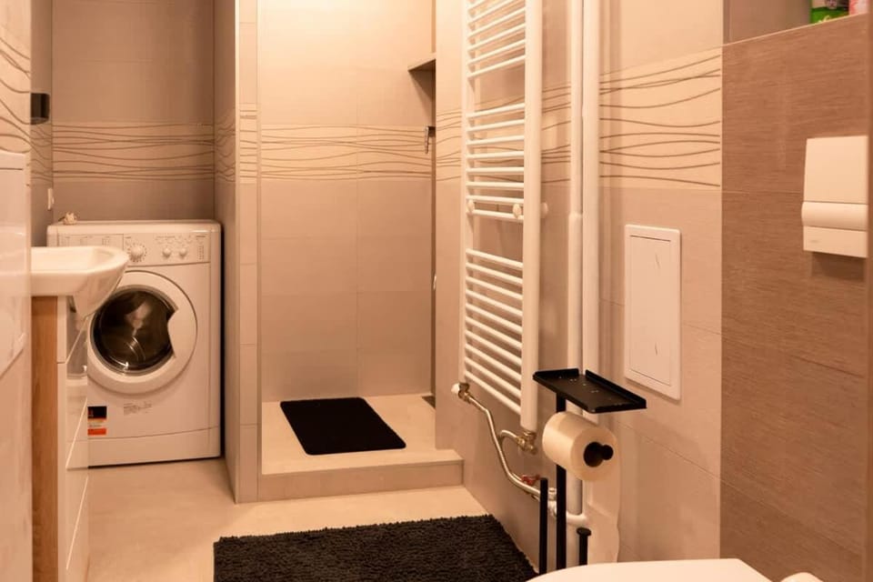 Bathroom, washing machine