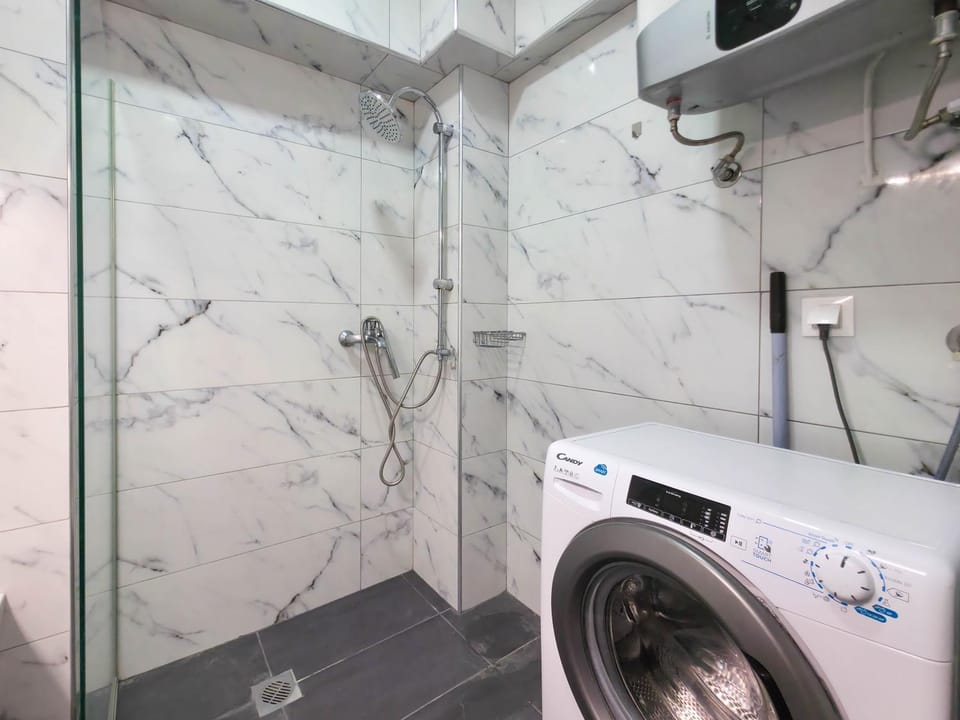 Shower, Bathroom, washing machine, dryer