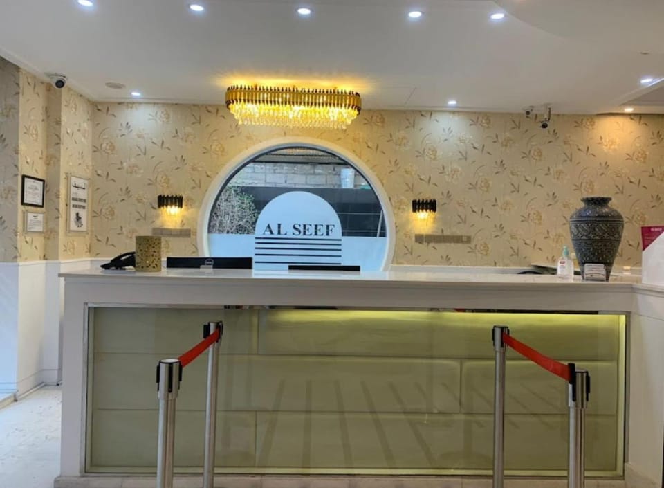 Kitchen or kitchenette, Lobby or reception