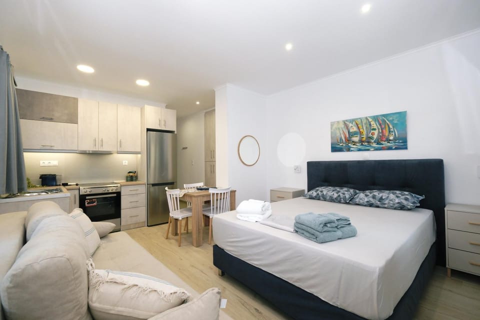 Myrina Retreat - Aegean Apartment in Decentralized Administration of the Aegean