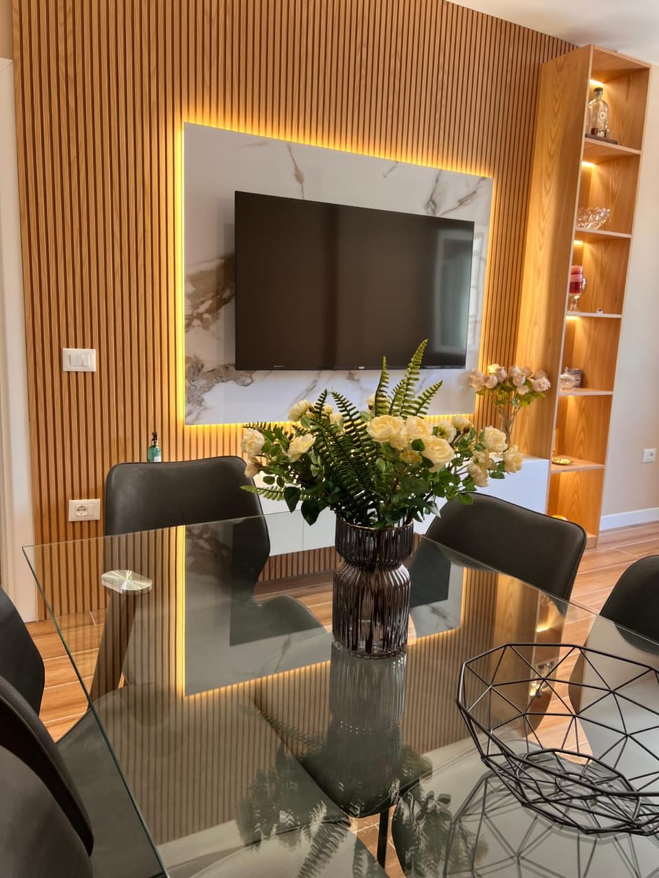 TV and multimedia, Living room, Seating area