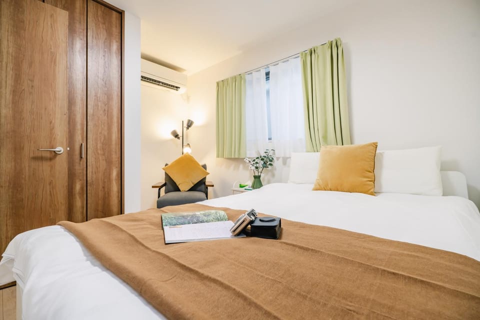 Bed, Photo of the whole room, Bedroom