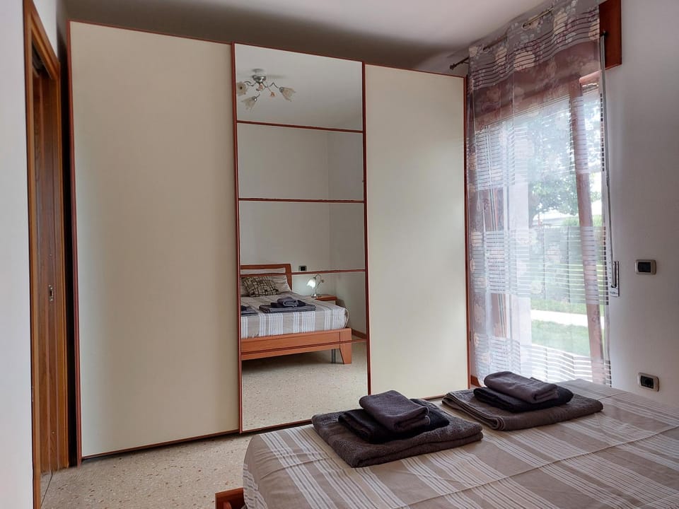 Photo of the whole room, wardrobe