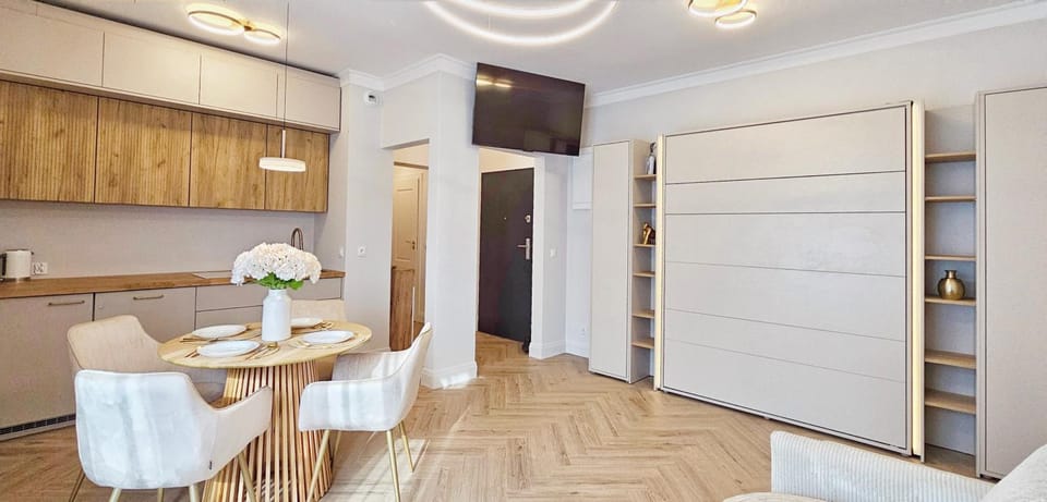 HolidayHomePL Centrum NOR2U4 Apartament z osobną sypialnią, garaż gratis Apartment in Miedzyzdroje