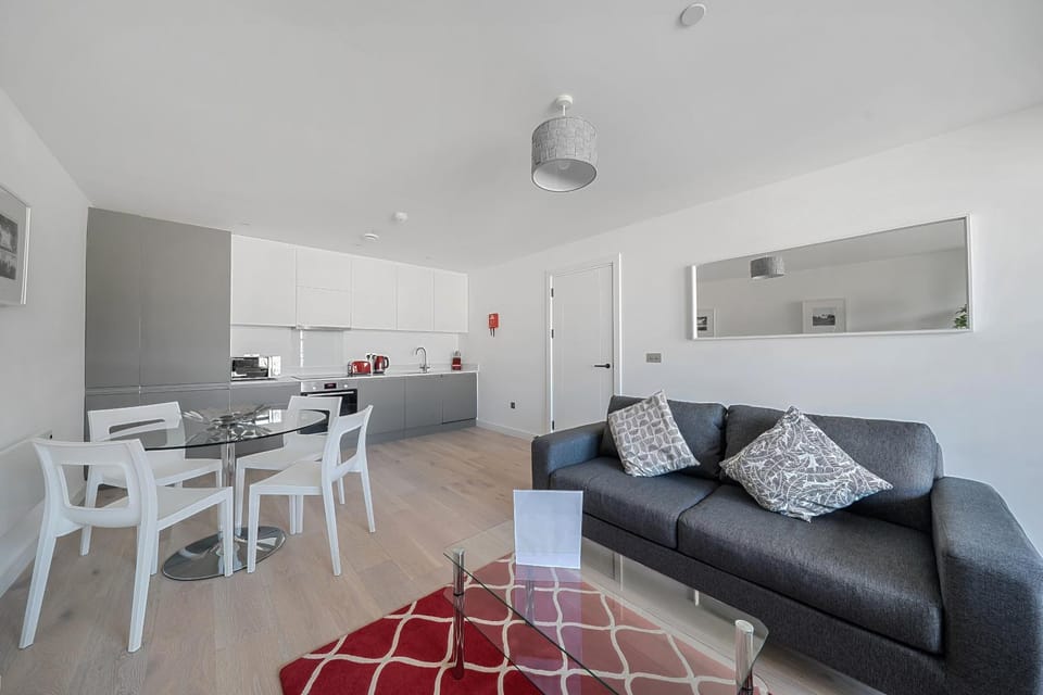 Roomspace Serviced Apartments -Caroline Street Apartment in London