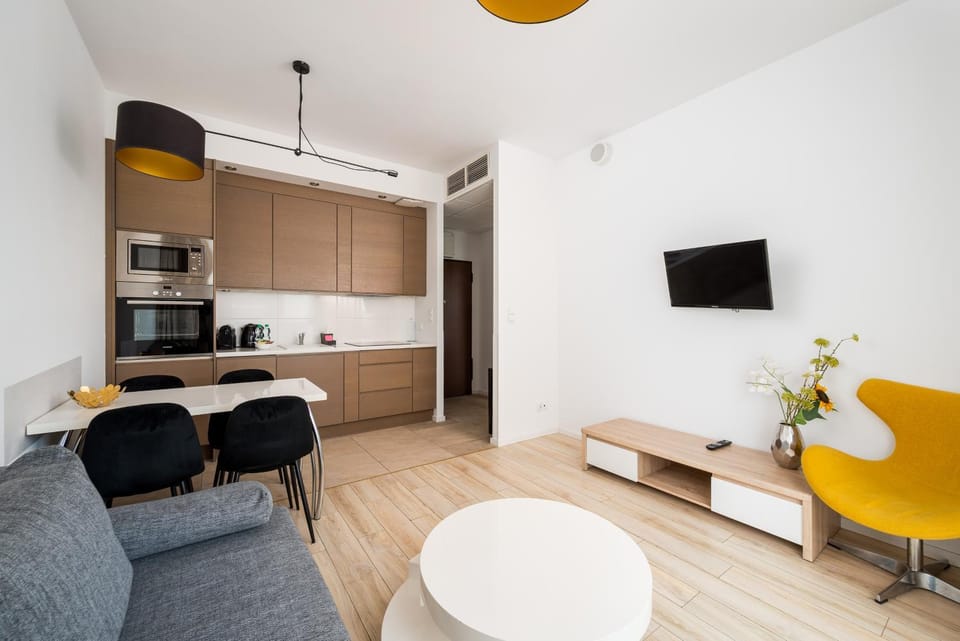 TV and multimedia, Kitchen or kitchenette, Living room, Seating area, Dining area, oven, stove