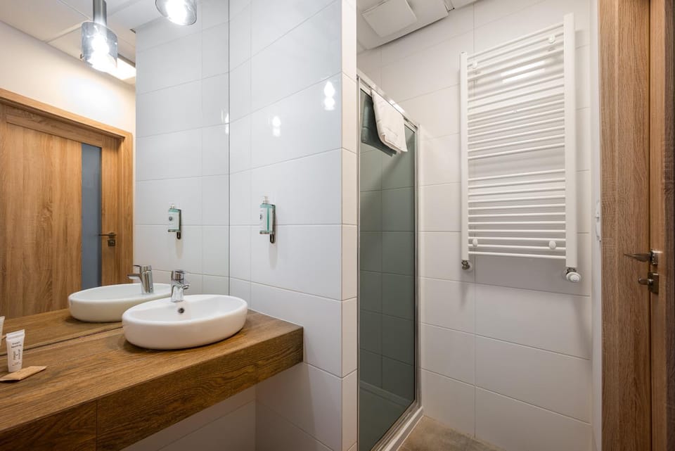 Shower, Bathroom, towels