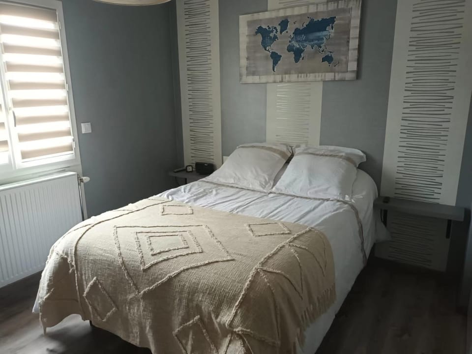 Location chambre à 5 min du circuit des 24 H du Mans Vacation rental in Centre-Val de Loire