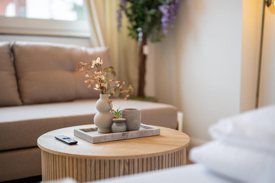 Living room, Photo of the whole room, Seating area