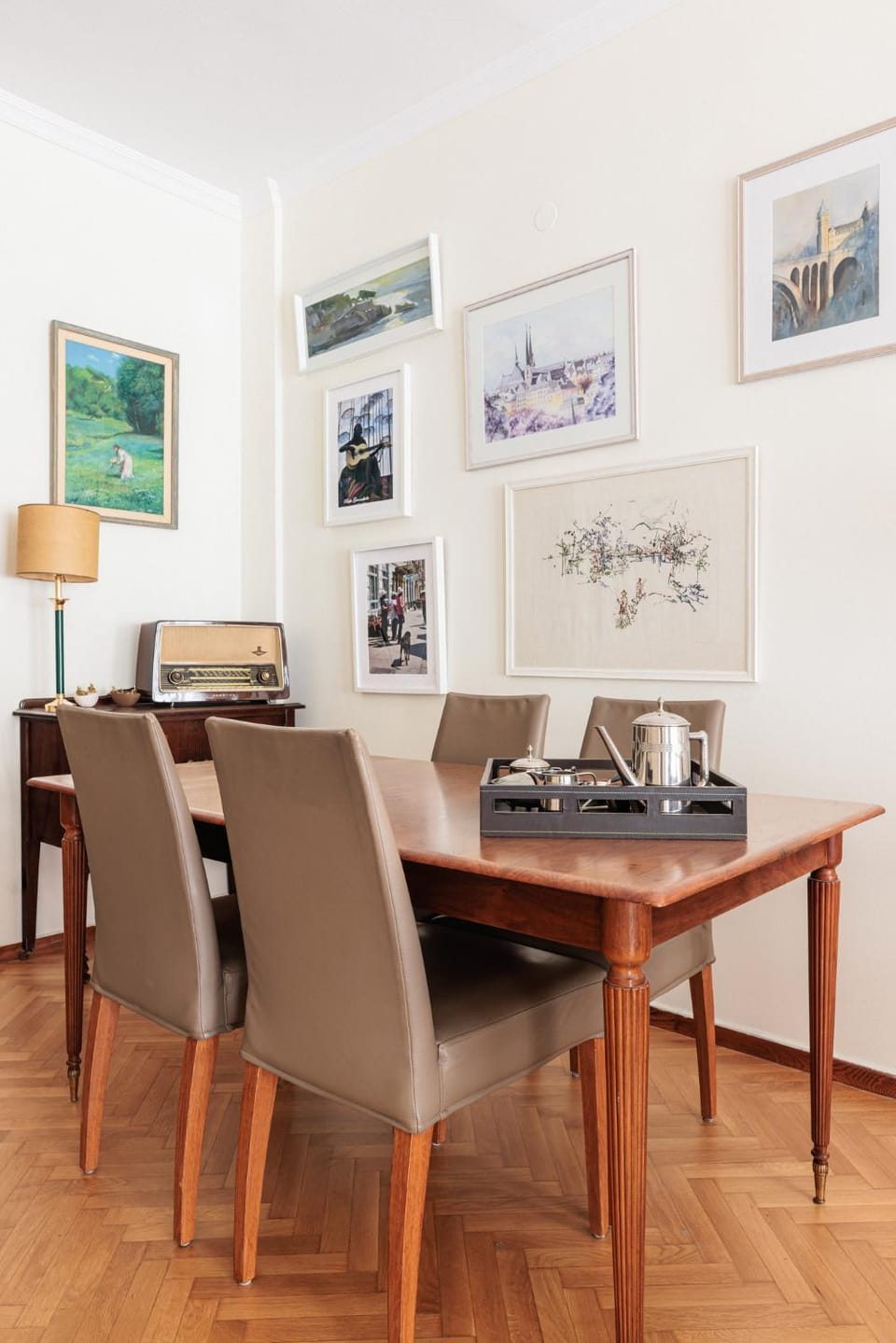 Living room, Dining area