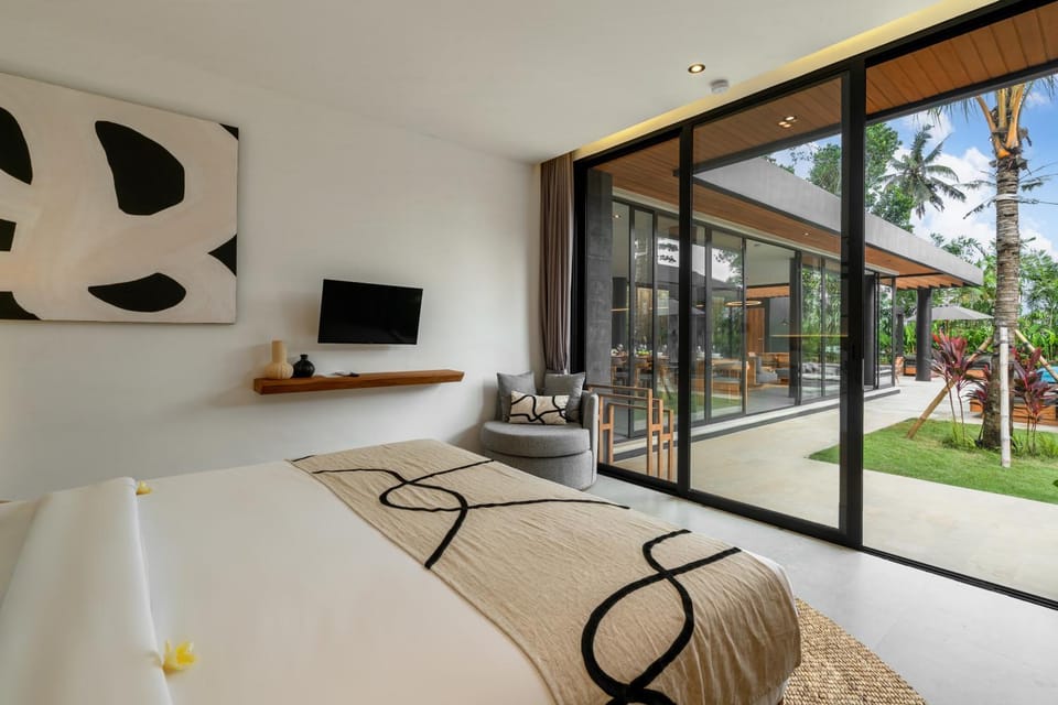 Bed, Garden, TV and multimedia, View (from property/room), Bedroom, Garden view