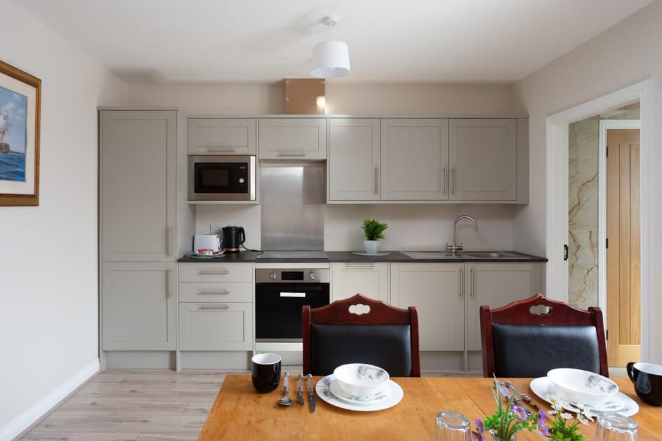 Dining area, kitchen