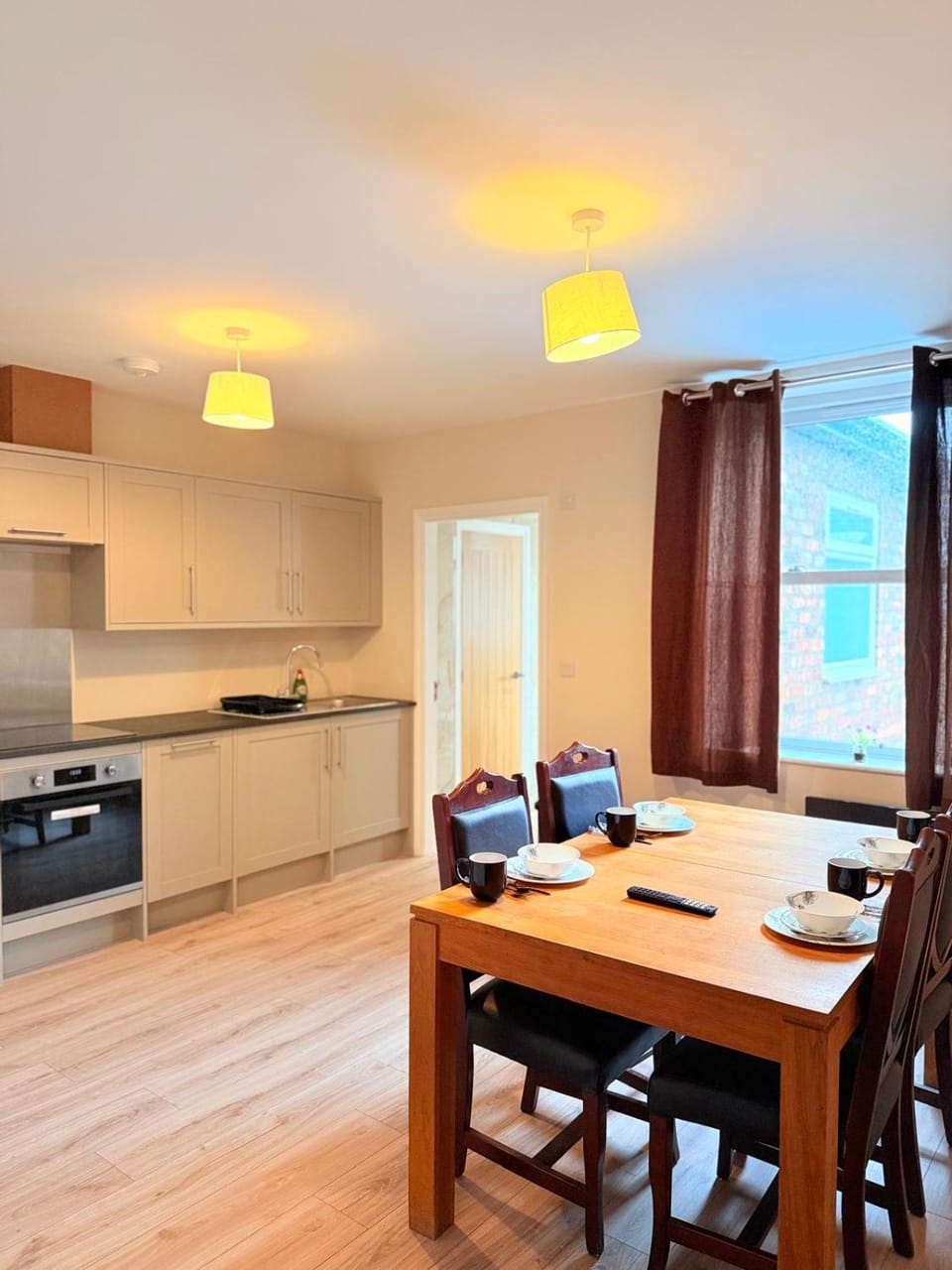 Kitchen or kitchenette, Living room, Seating area, Dining area, dishwasher, stove