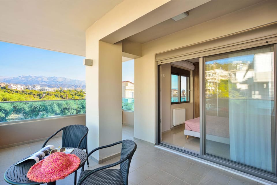 Day, Natural landscape, View (from property/room), Balcony/Terrace, Balcony/Terrace, Seating area, Dining area, Mountain view