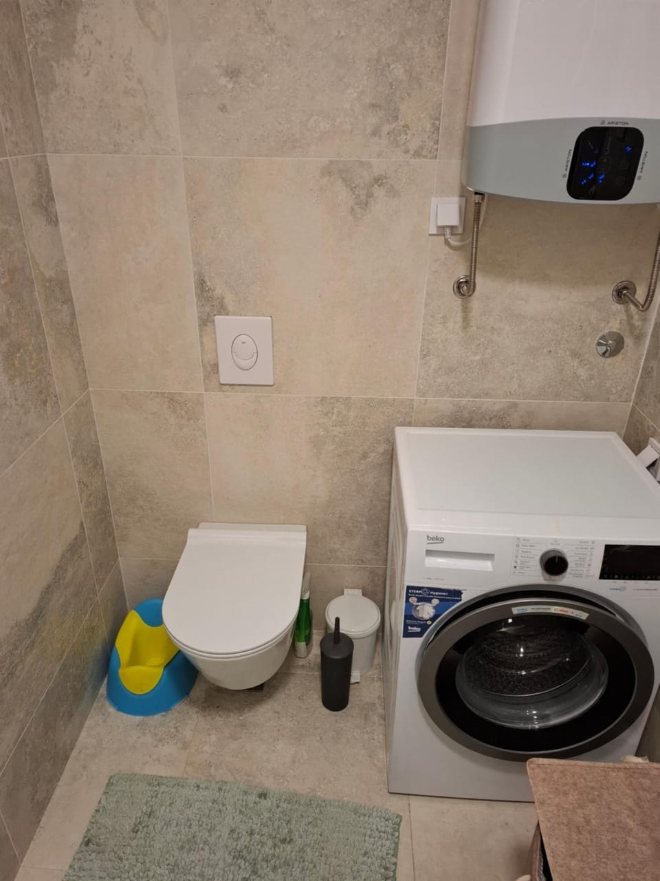 Bathroom, washing machine