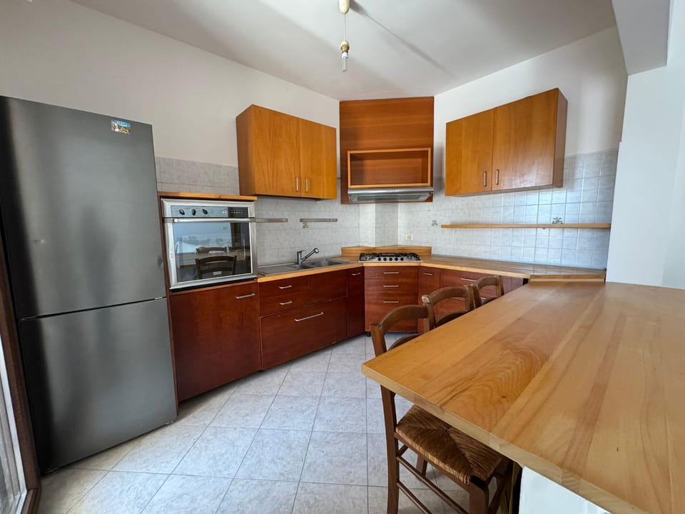 Kitchen or kitchenette, Dining area, oven, stove