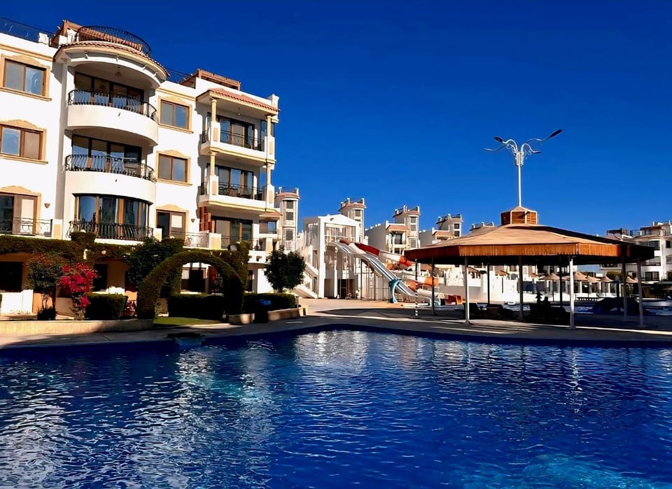 Property building, Swimming pool