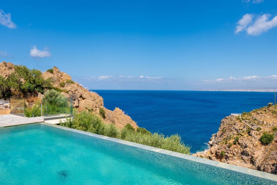 Pool view, Sea view