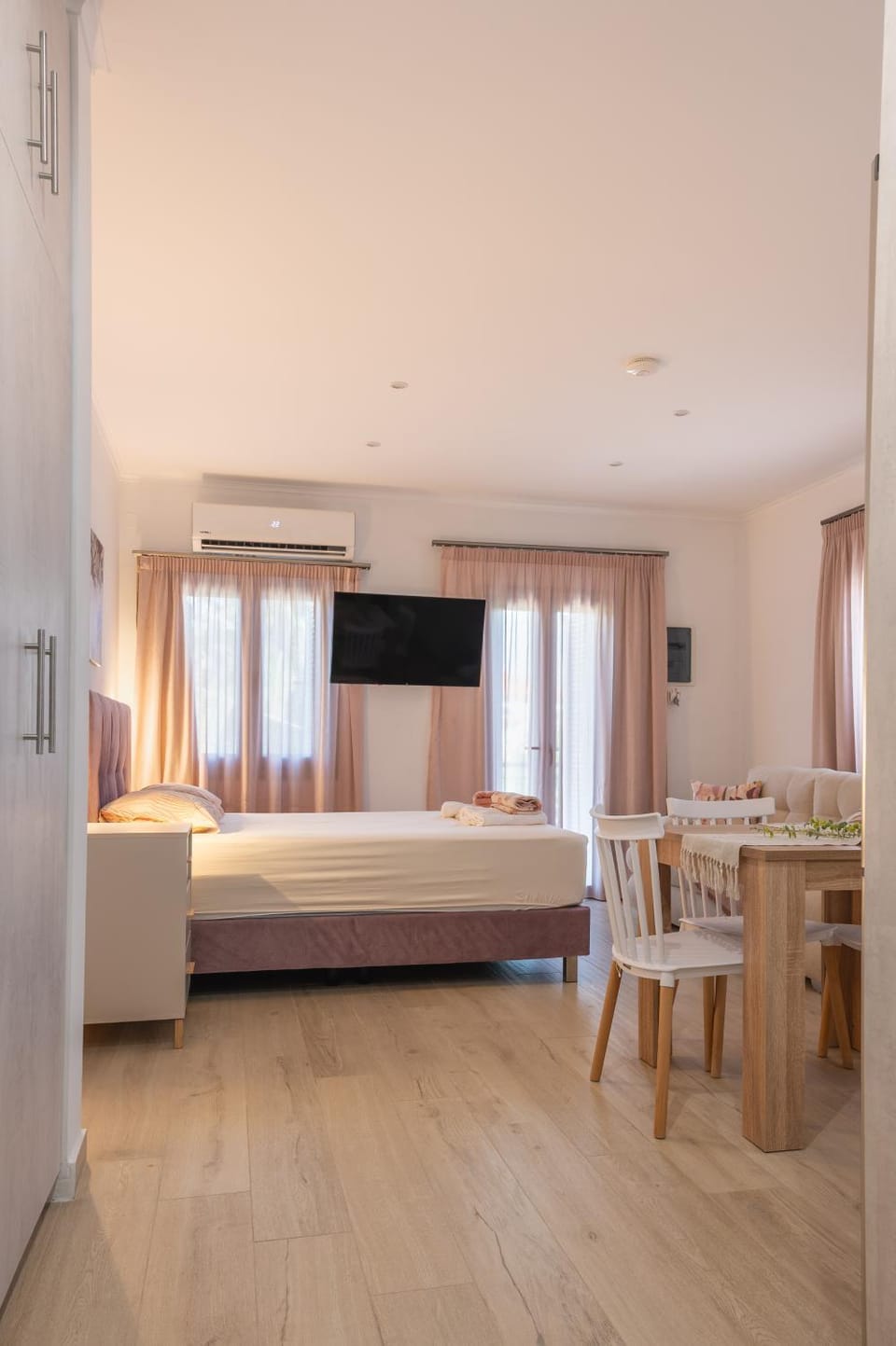 Myrina Retreat - Golden Sun Apartment in Decentralized Administration of the Aegean