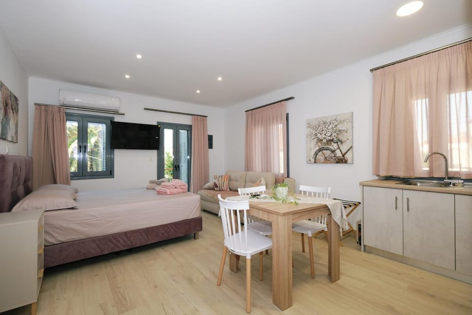 Myrina Retreat - Golden Sun Apartment in Decentralized Administration of the Aegean