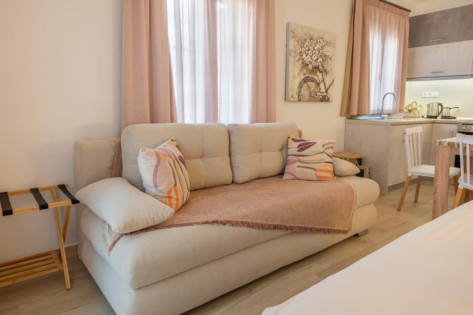 Myrina Retreat - Golden Sun Apartment in Decentralized Administration of the Aegean
