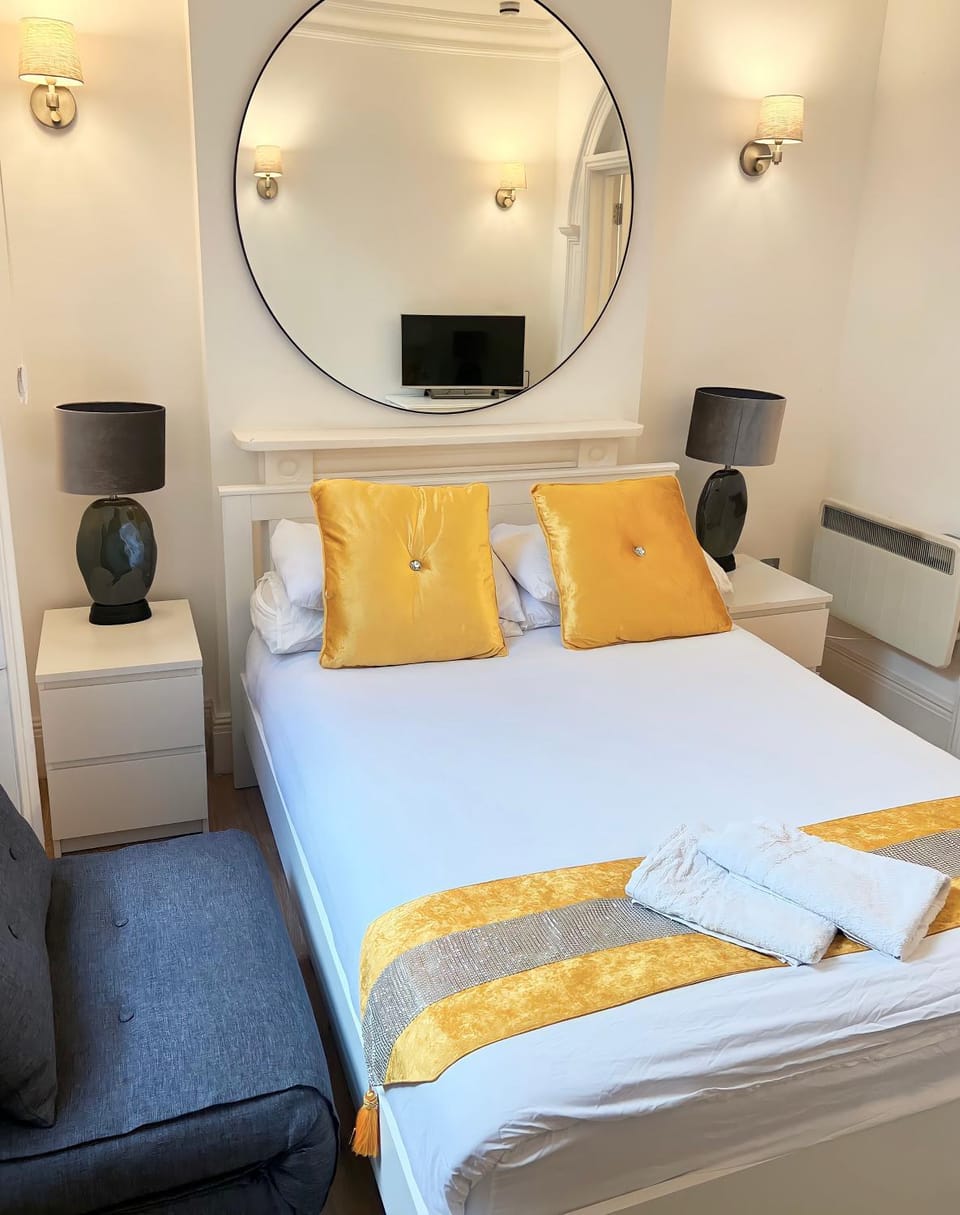The Hyde Park One Bedroom Suite Apartment in City of Westminster