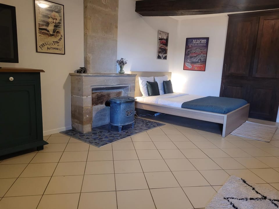 Bed, Photo of the whole room