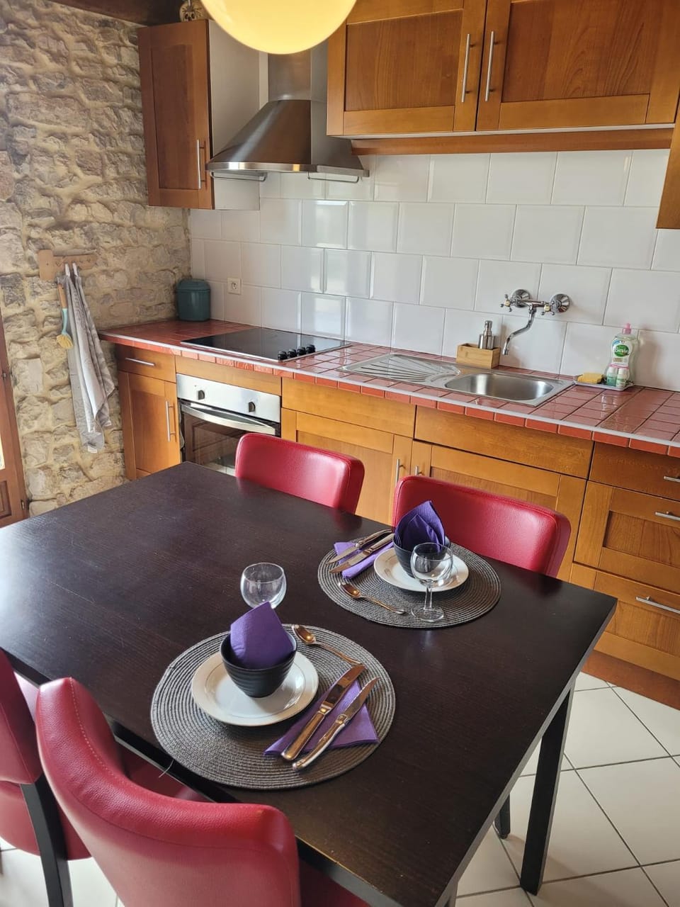 Kitchen or kitchenette, Dining area, stove