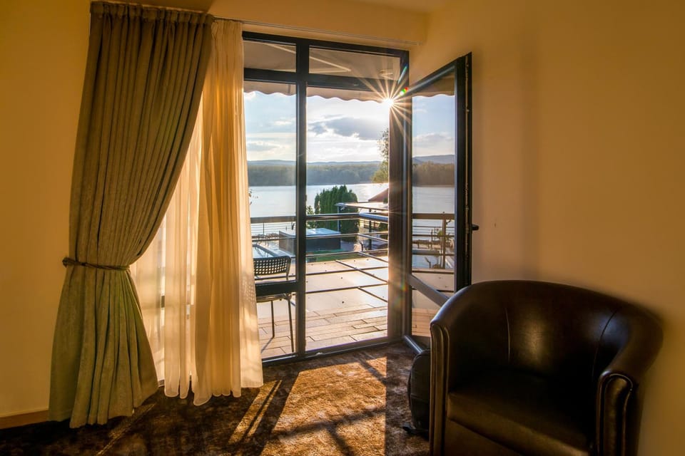 View (from property/room), Balcony/Terrace, Living room, Seating area
