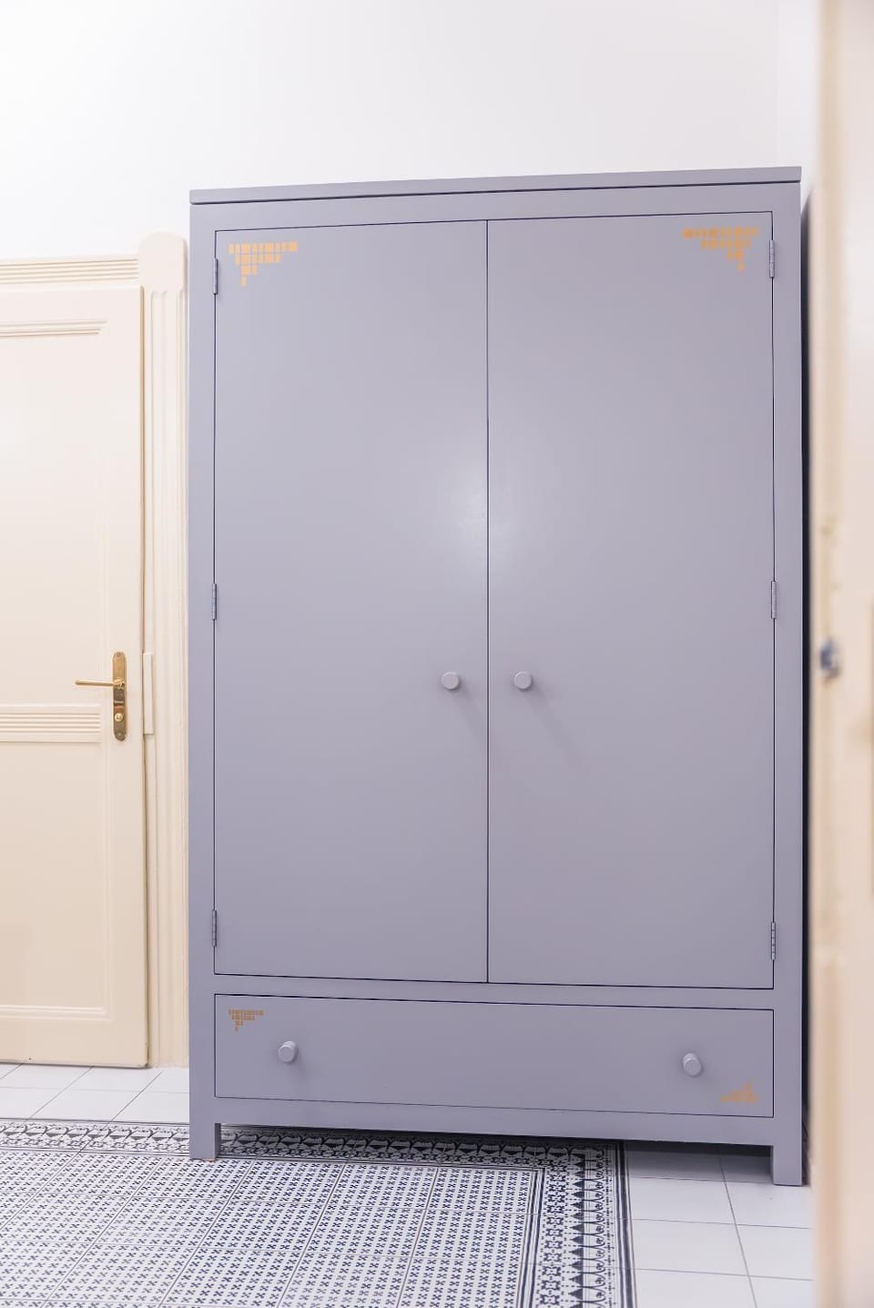 wardrobe