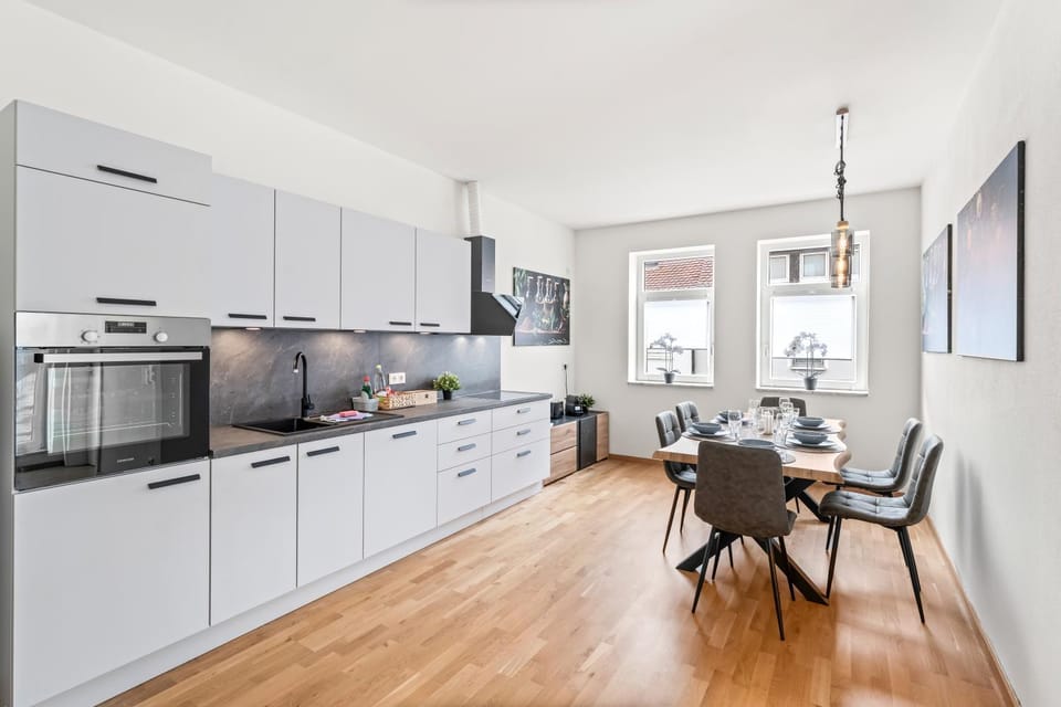 Kitchen or kitchenette, Dining area, dishwasher, oven, stove
