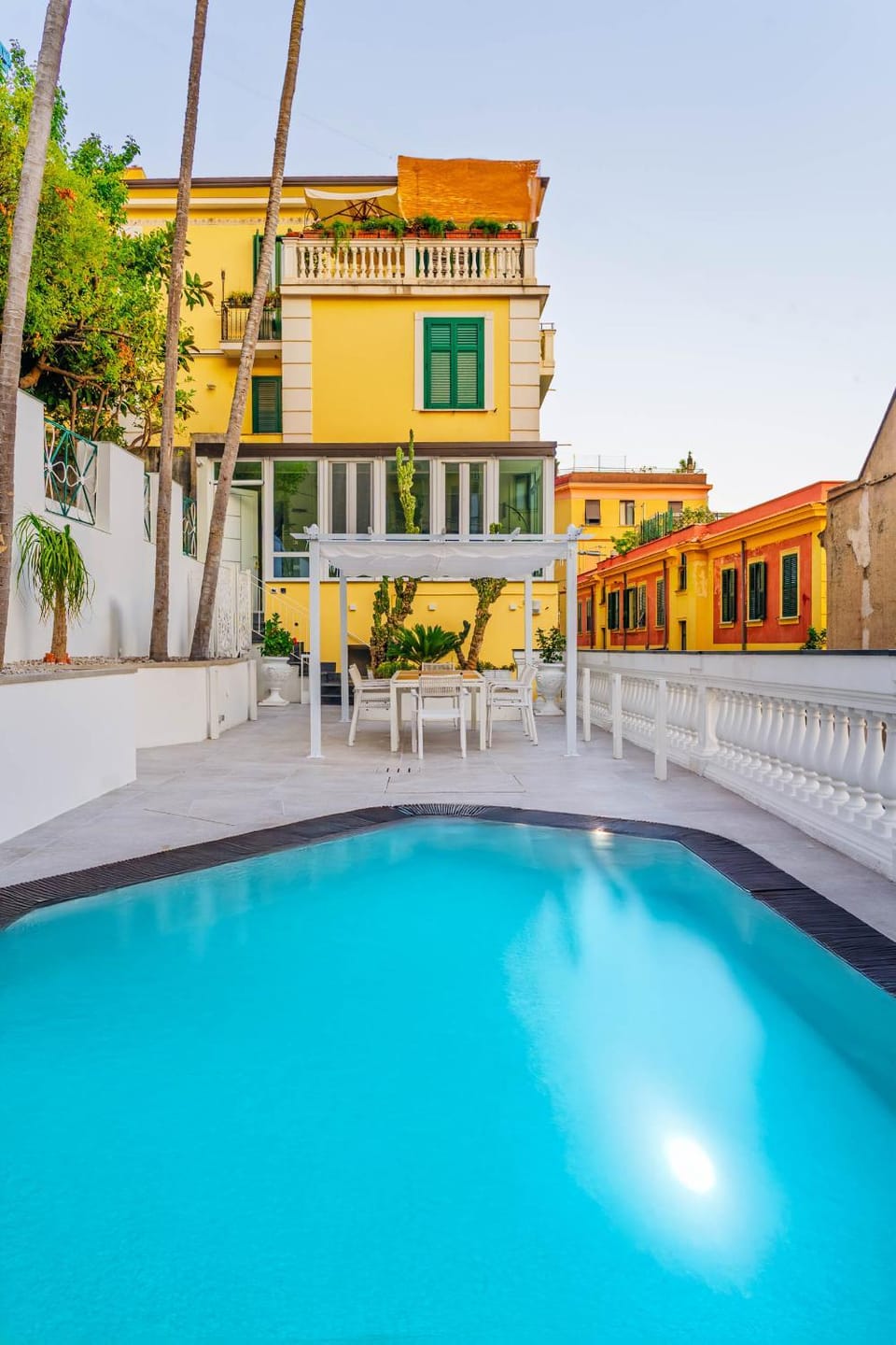 Swimming pool, Swimming pool