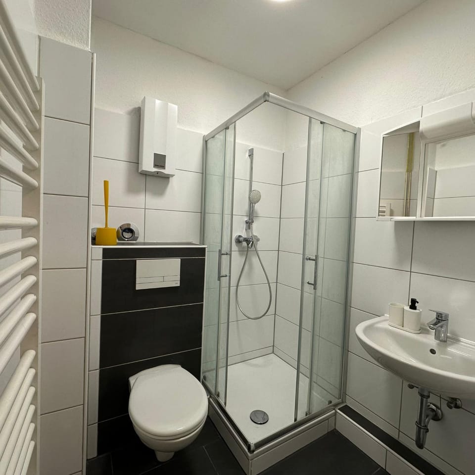 Shower, Toilet, Bathroom