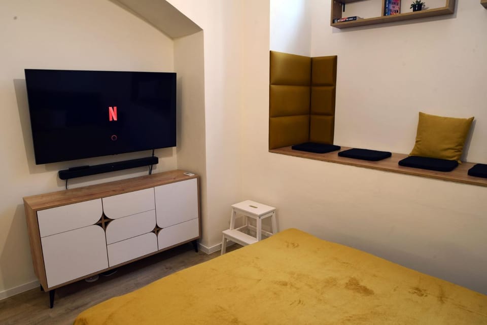 TV and multimedia, Seating area
