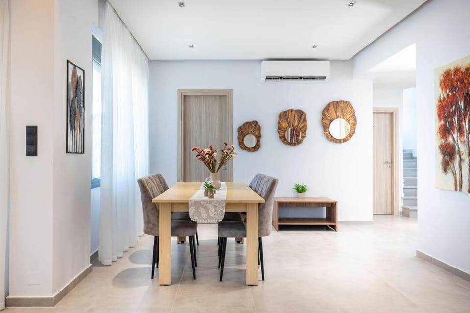 Living room, Decorative detail, Dining area