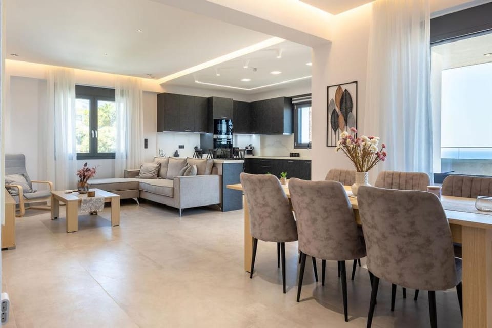 Kitchen or kitchenette, Living room, Seating area, Dining area