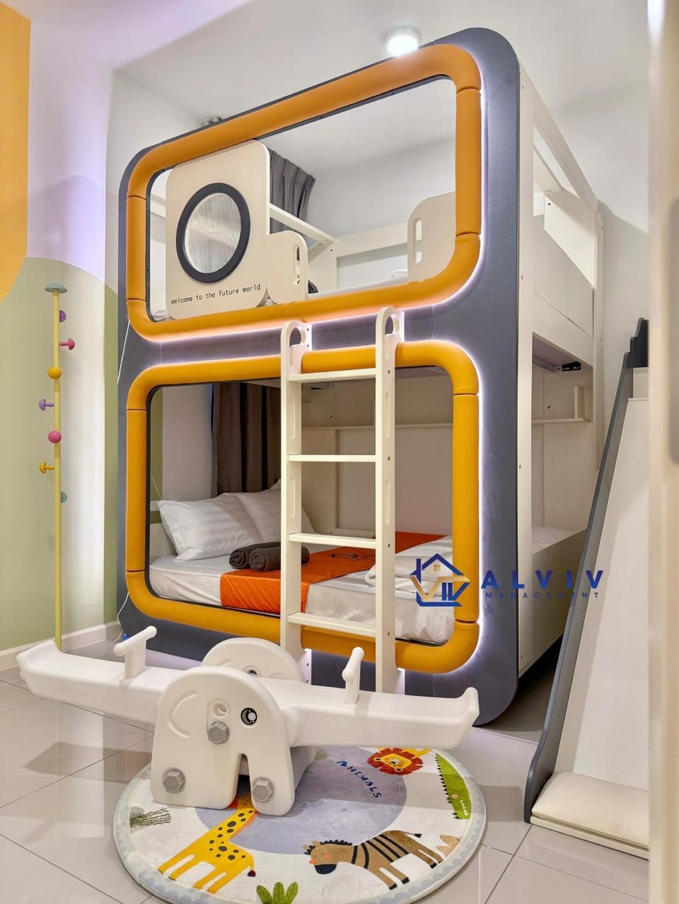 Bedroom, bunk bed