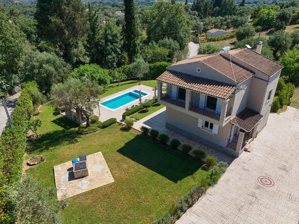 Property building, Natural landscape, Bird's eye view, Garden view, Pool view