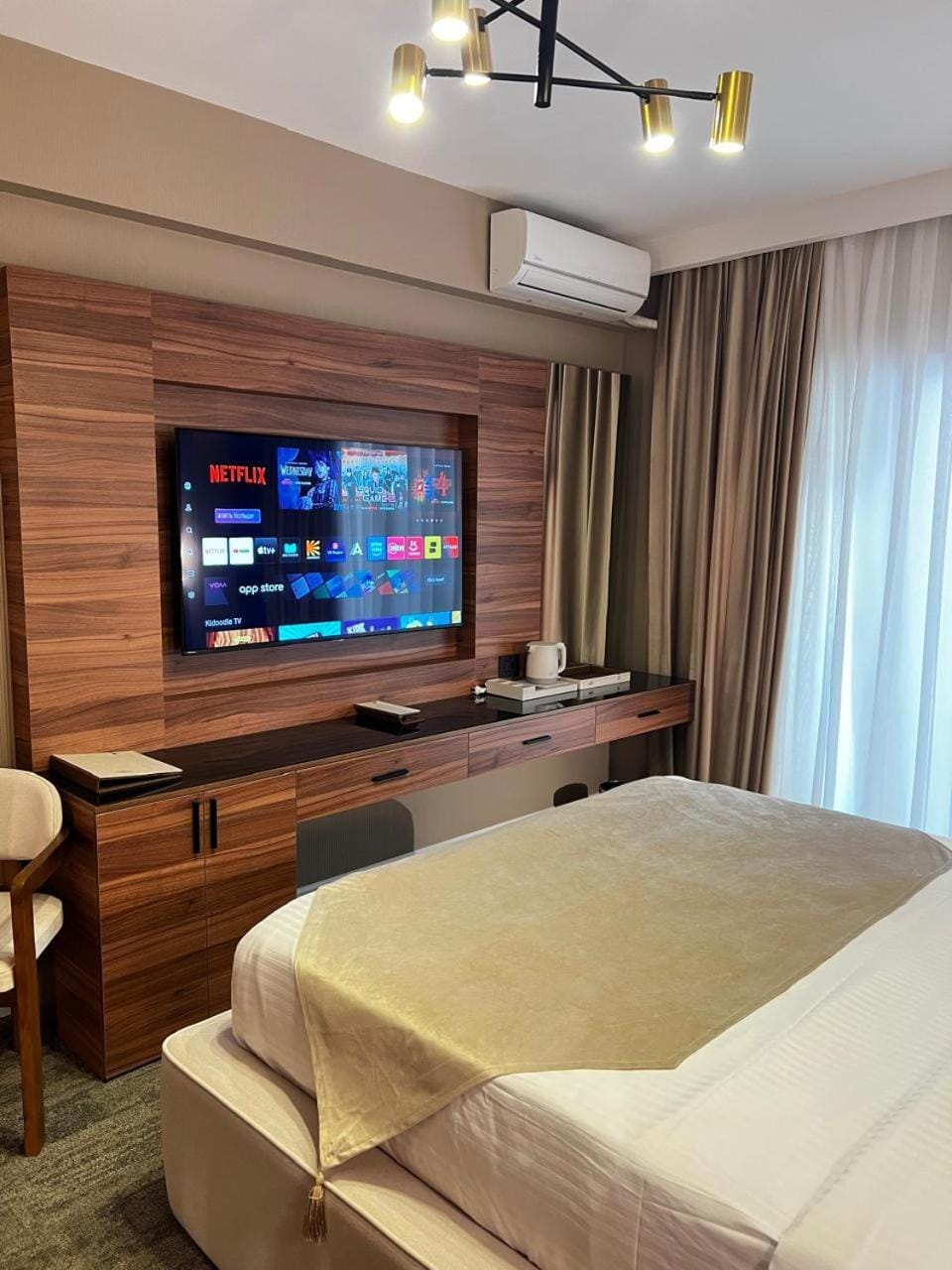 Photo of the whole room